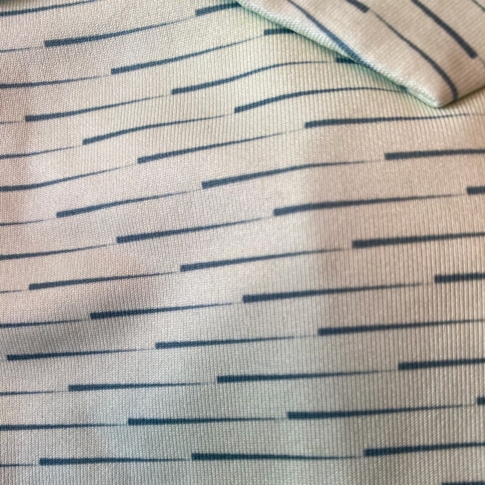 Nike Dri-FIT Performance Shirt in Light Blue - Picture 4 of 4